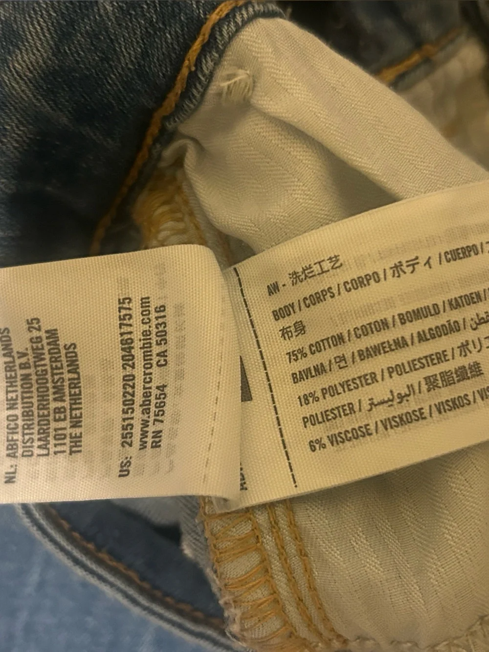 Abercrombie Kids Girls High Rise Mom Jeans Size 9/10 Long Light Wash